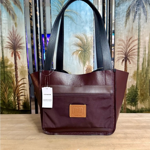 Coach Black Leather Hadley Reversible Turnlock Tote Bag - Picture 12 of 16